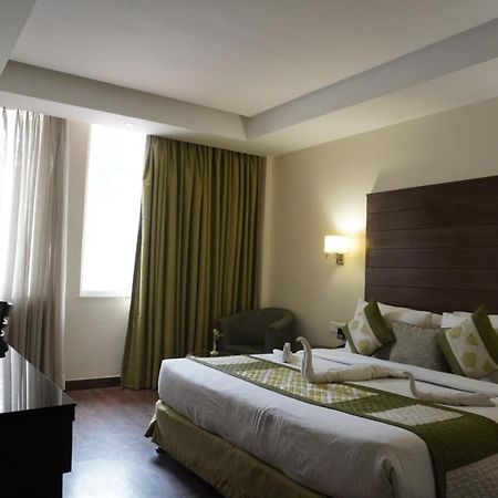 Hotel Aravali Heights Alvar Kültér fotó