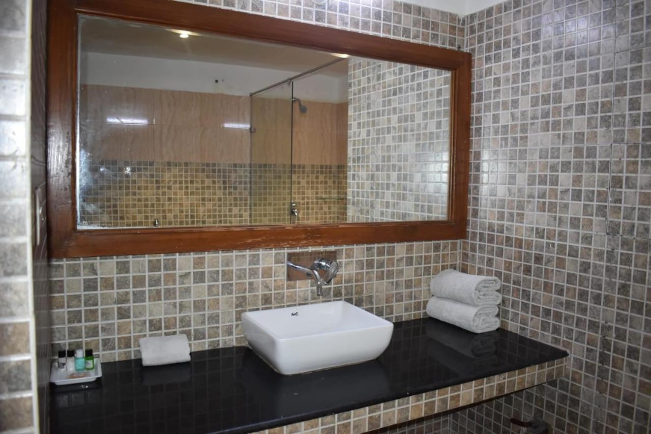 Hotel Aravali Heights Alvar Kültér fotó