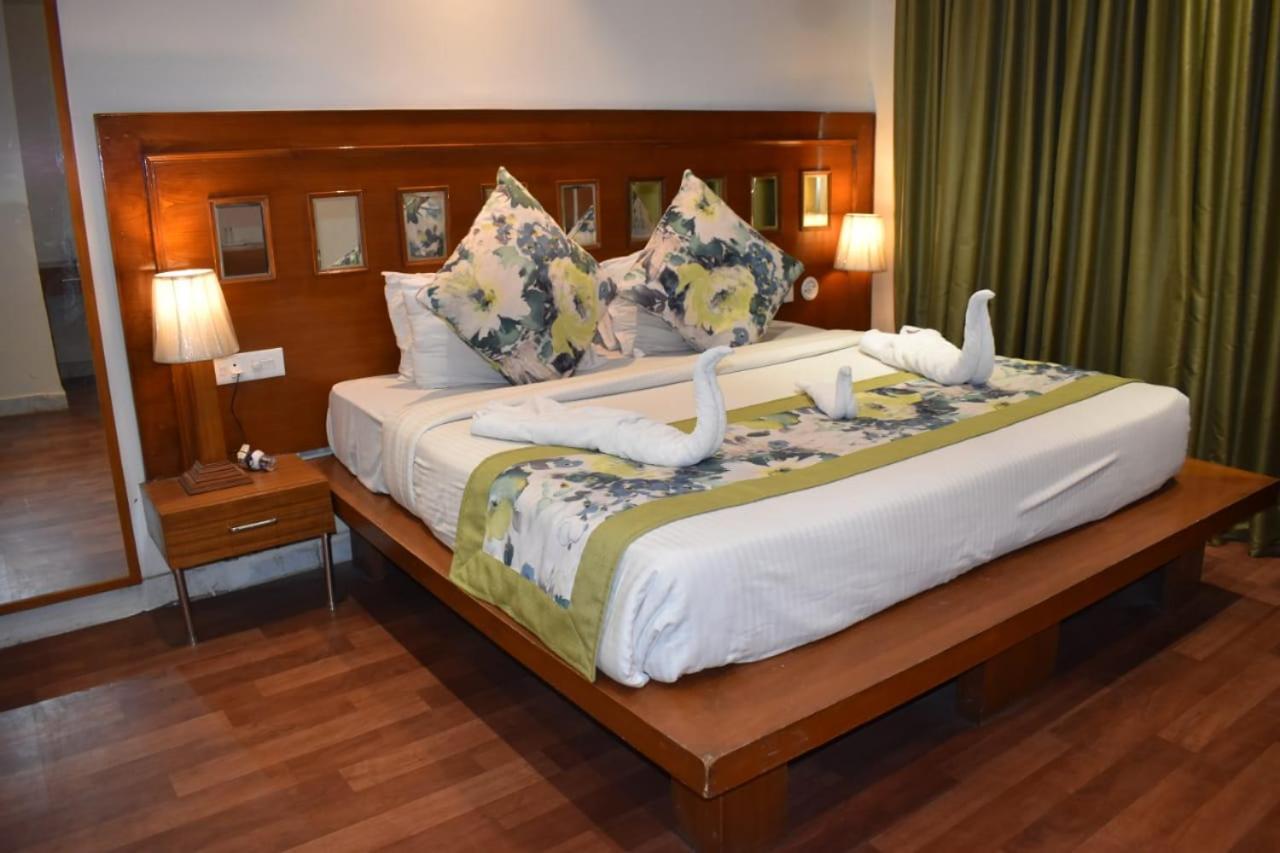 Hotel Aravali Heights Alvar Kültér fotó